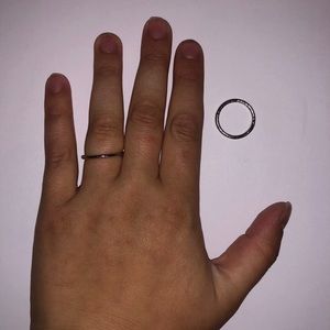 Jewelry: Dainty Silver Ring